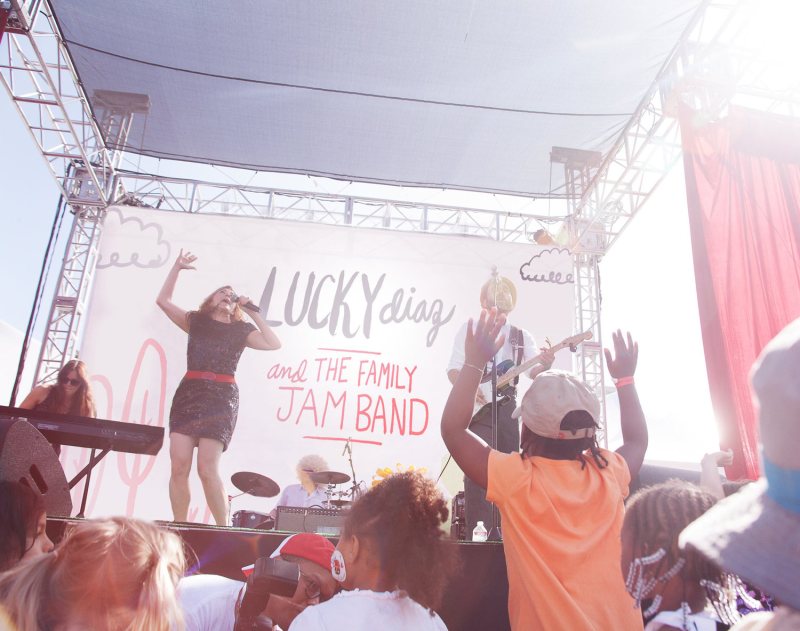 Lucky Diaz and The Family Jam Band 